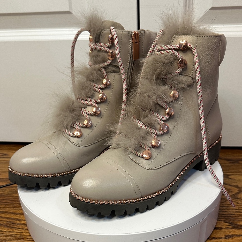 NWOB CECELIA TREKKER Gray Leather Combat Moto Booties Lace-up Shearling Fur 8